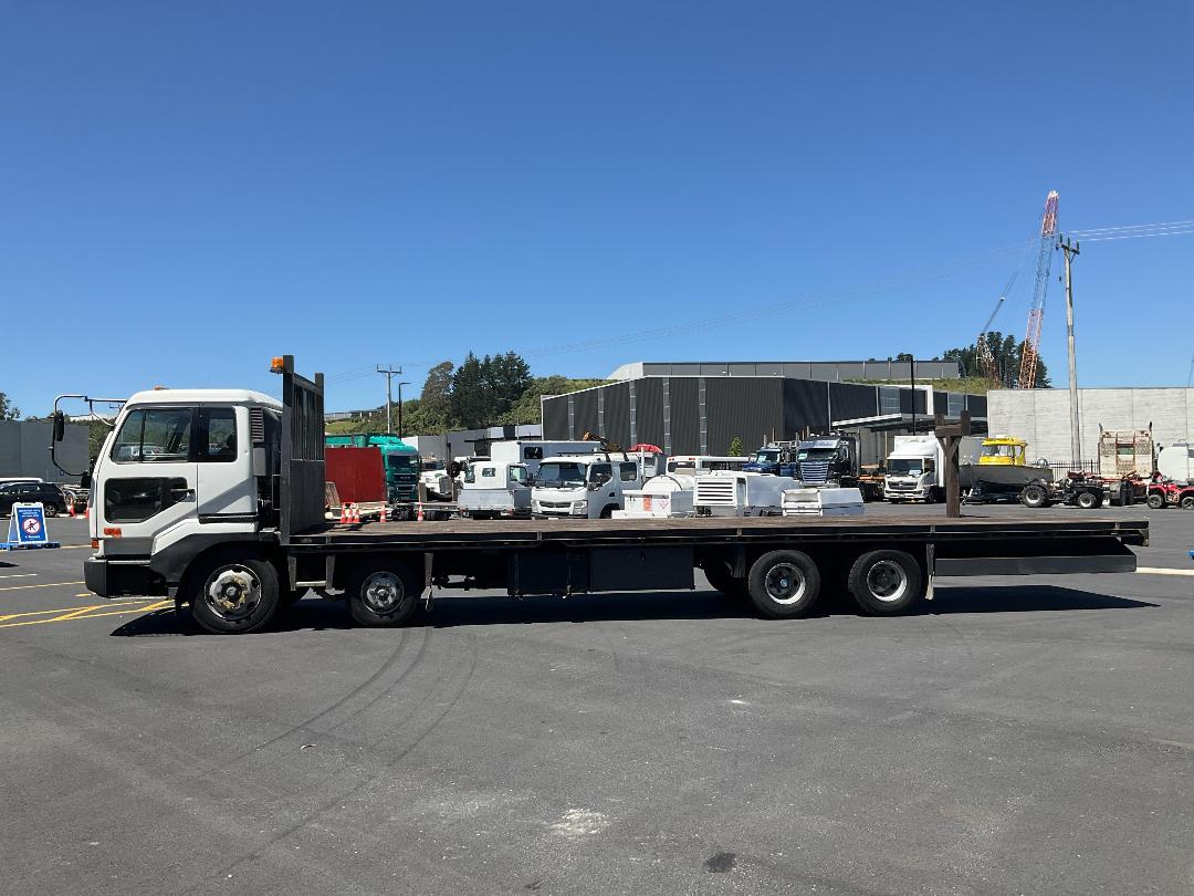 Photo '7' of Nissan DIESEL CG52 8X4 Flat Deck
