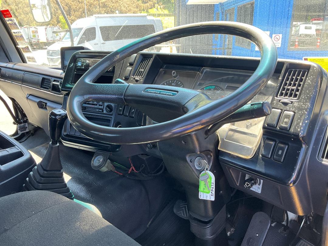 Photo '22' of Nissan DIESEL CG52 8X4 Flat Deck