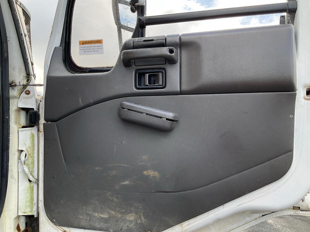 Photo '12' of Nissan Diesel CW380 MIKADO SWB 6X4 Tipper