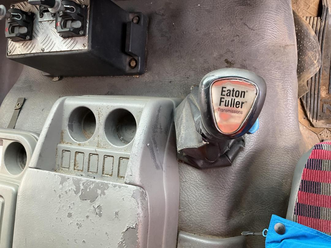 Photo '17' of Nissan Diesel CW380 MIKADO SWB 6X4 Tipper