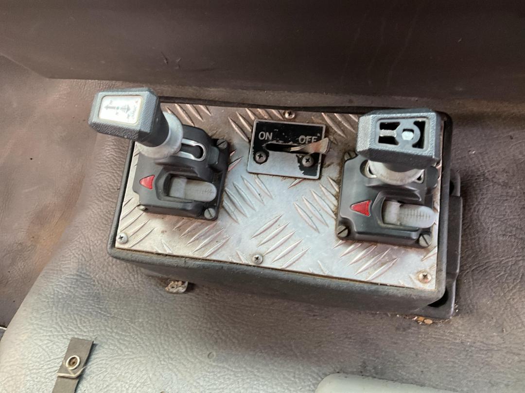 Photo '16' of Nissan Diesel CW380 MIKADO SWB 6X4 Tipper