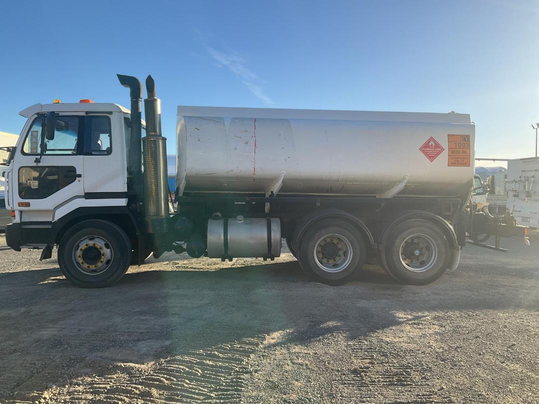 Photo '7' of Nissan Diesel CW380 Tanker Photo '7' of Nissan Diesel CW380 Tanker