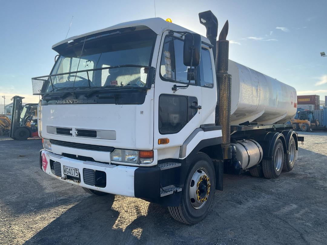 Photo '9' of Nissan Diesel CW380 Tanker Photo '9' of Nissan Diesel CW380 Tanker