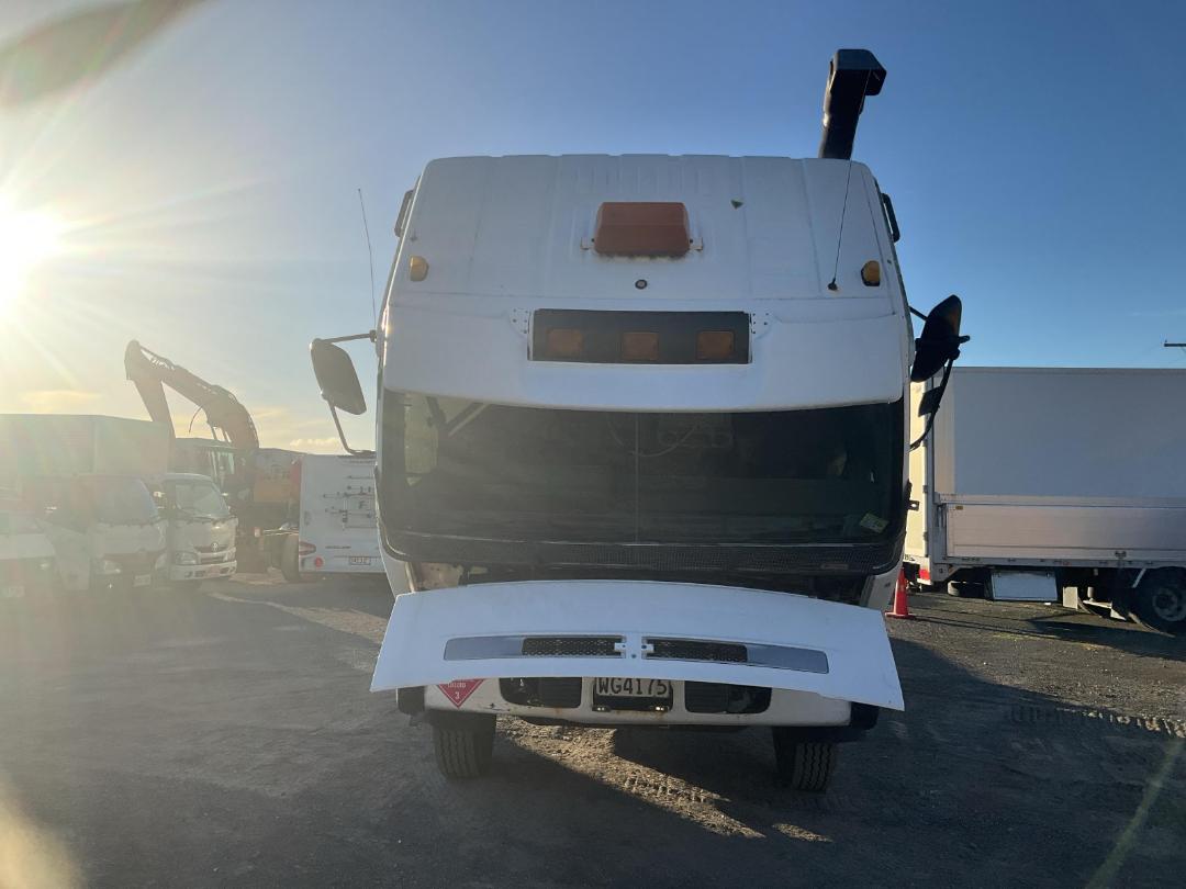 Photo '13' of Nissan Diesel CW380 Tanker Photo '13' of Nissan Diesel CW380 Tanker