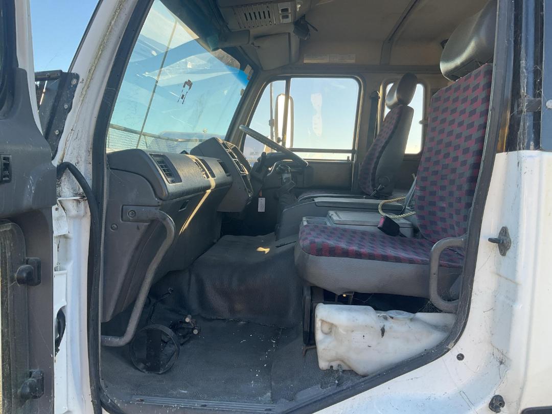 Photo '12' of Nissan Diesel CW380 Tanker Photo '12' of Nissan Diesel CW380 Tanker