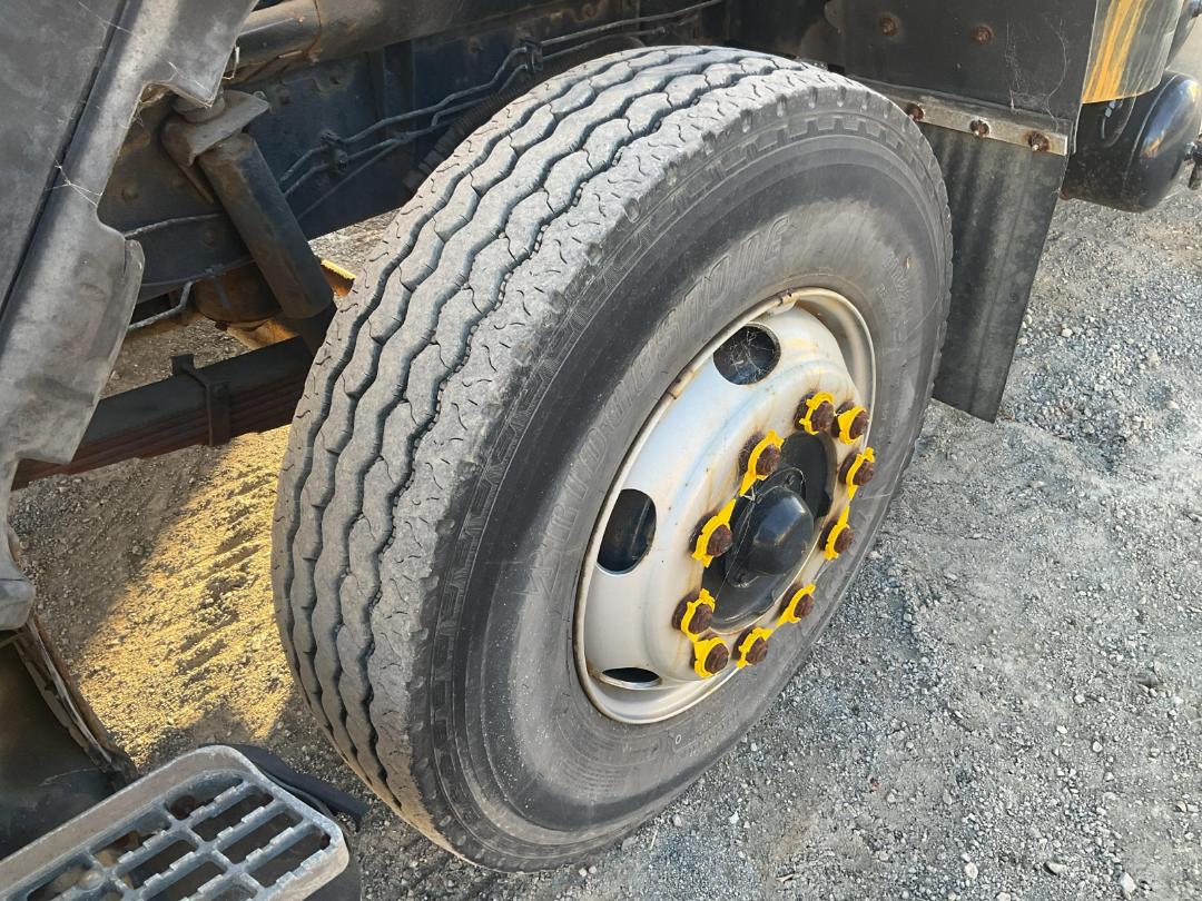 Photo '18' of Nissan Diesel CW380 Tanker Photo '18' of Nissan Diesel CW380 Tanker