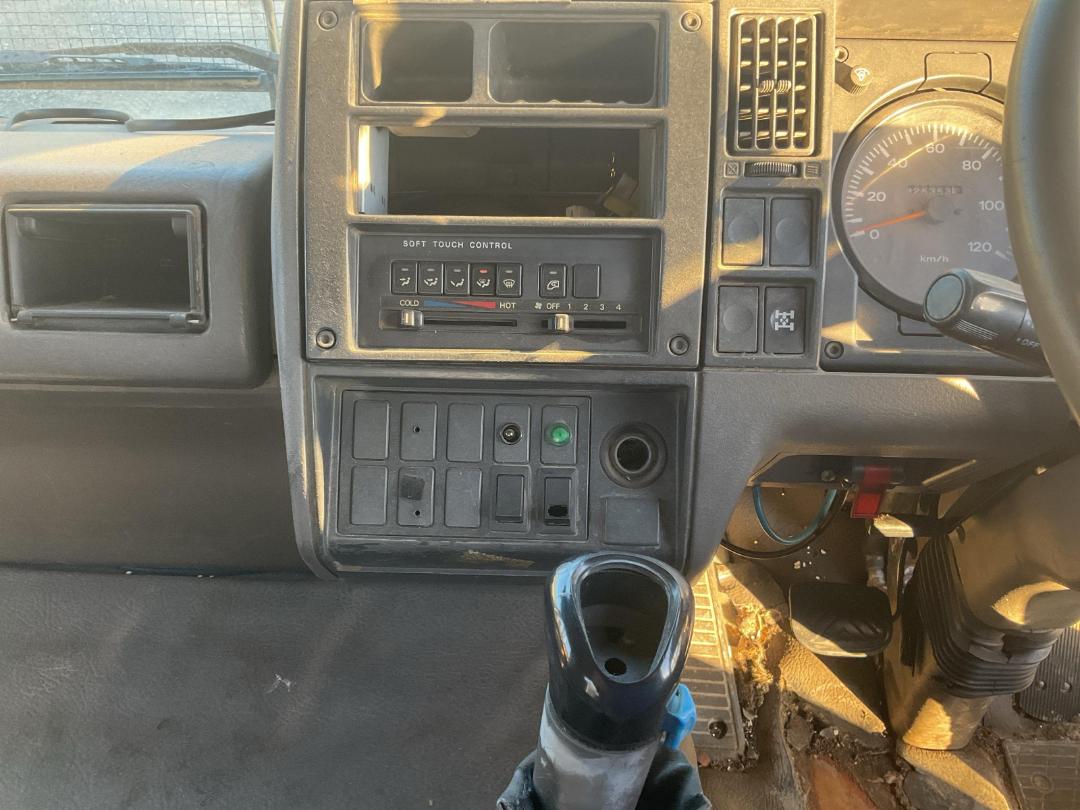 Photo '26' of Nissan Diesel CW380 Tanker Photo '26' of Nissan Diesel CW380 Tanker