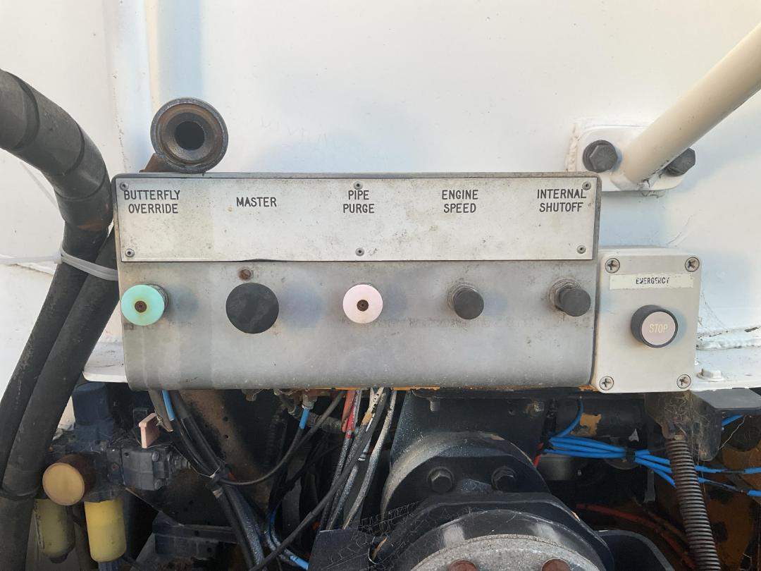 Photo '36' of Nissan Diesel CW380 Tanker Photo '36' of Nissan Diesel CW380 Tanker