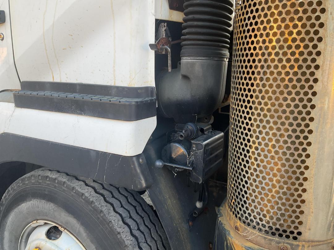 Photo '49' of Nissan Diesel CW380 Tanker Photo '49' of Nissan Diesel CW380 Tanker