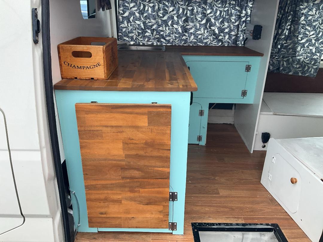 Photo '28' of Nissan Homy Photo '28' of Nissan Homy