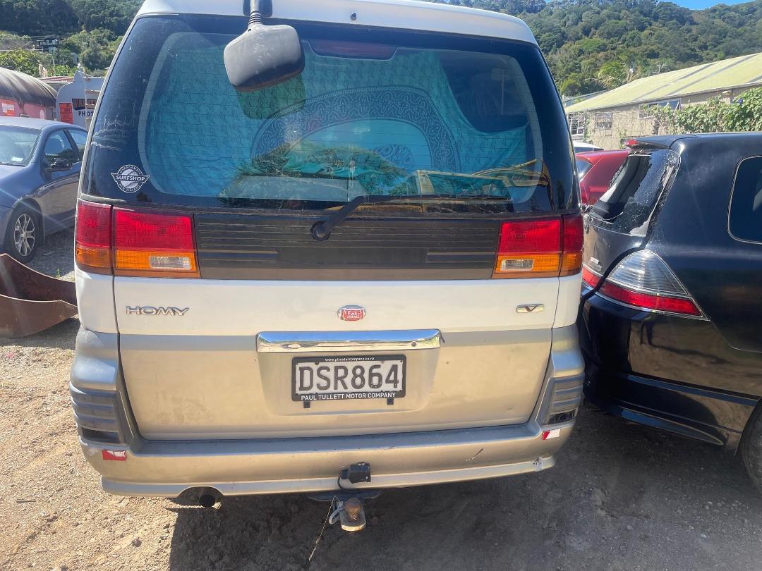 Photo '4' of Nissan Homy Elgrand