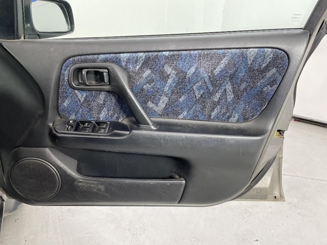 Photo '15' of Nissan Primera