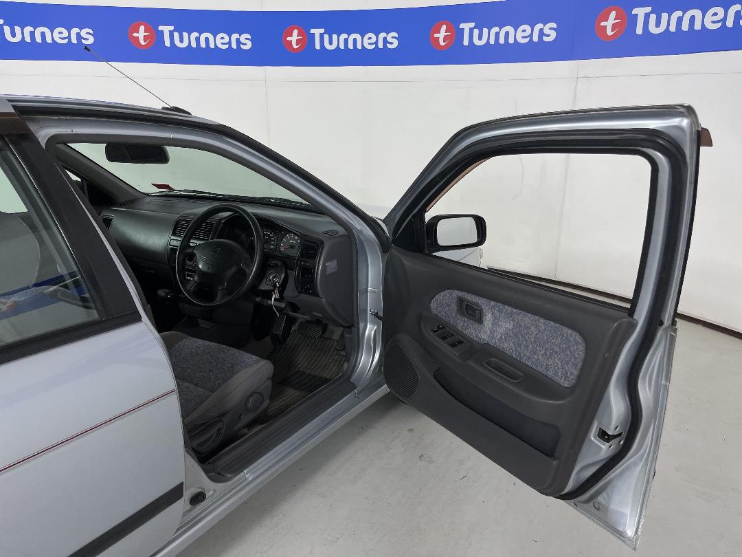 Photo '15' of Nissan Pulsar Photo '15' of Nissan Pulsar