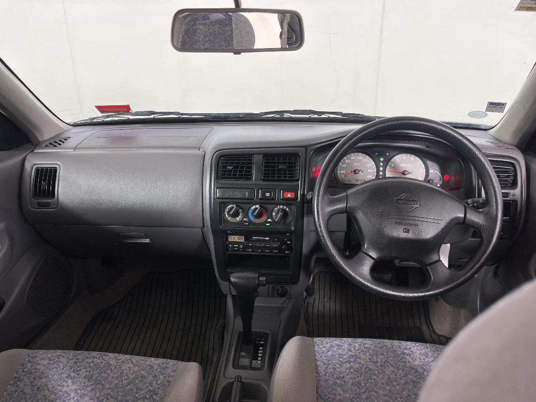 Photo '17' of Nissan Pulsar Photo '17' of Nissan Pulsar