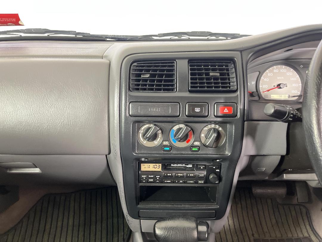 Photo '18' of Nissan Pulsar Photo '18' of Nissan Pulsar