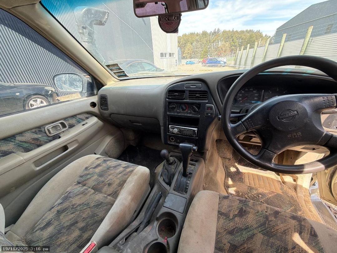 Photo '3' of Nissan Terrano Photo '3' of Nissan Terrano