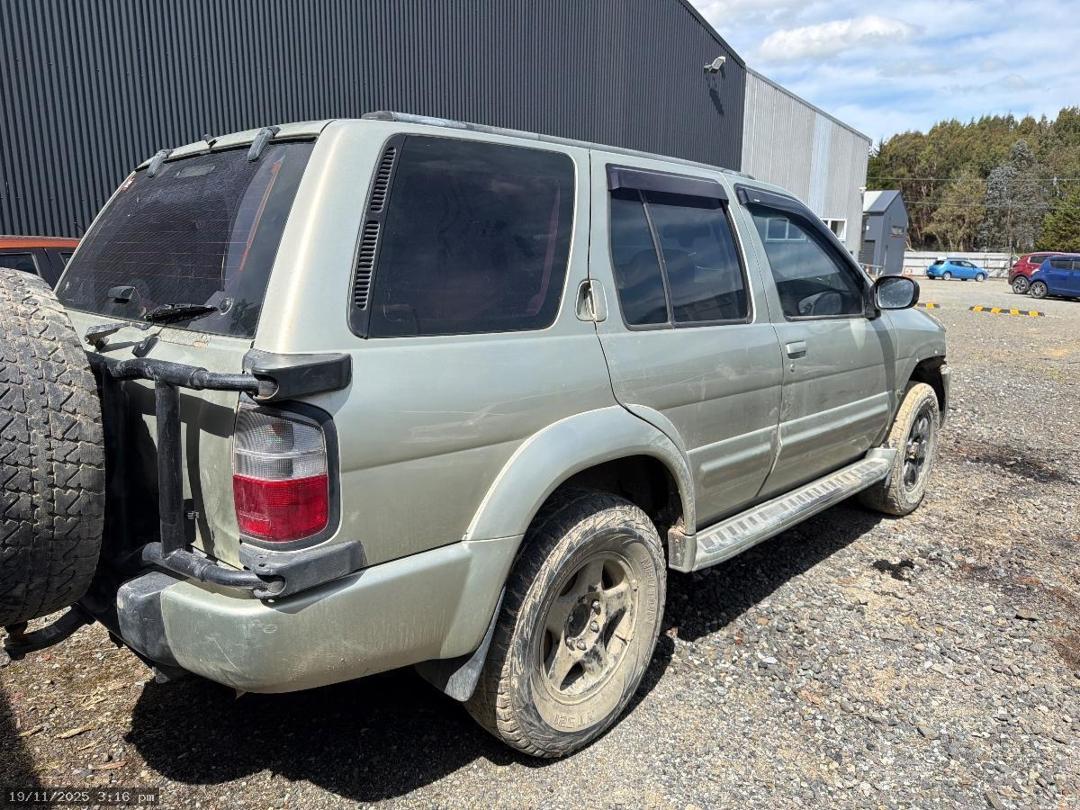 Photo '4' of Nissan Terrano Photo '4' of Nissan Terrano