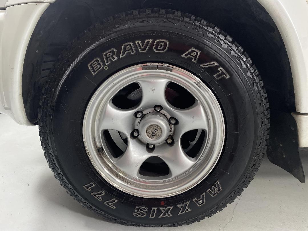 Photo '10' of Nissan Terrano Photo '10' of Nissan Terrano