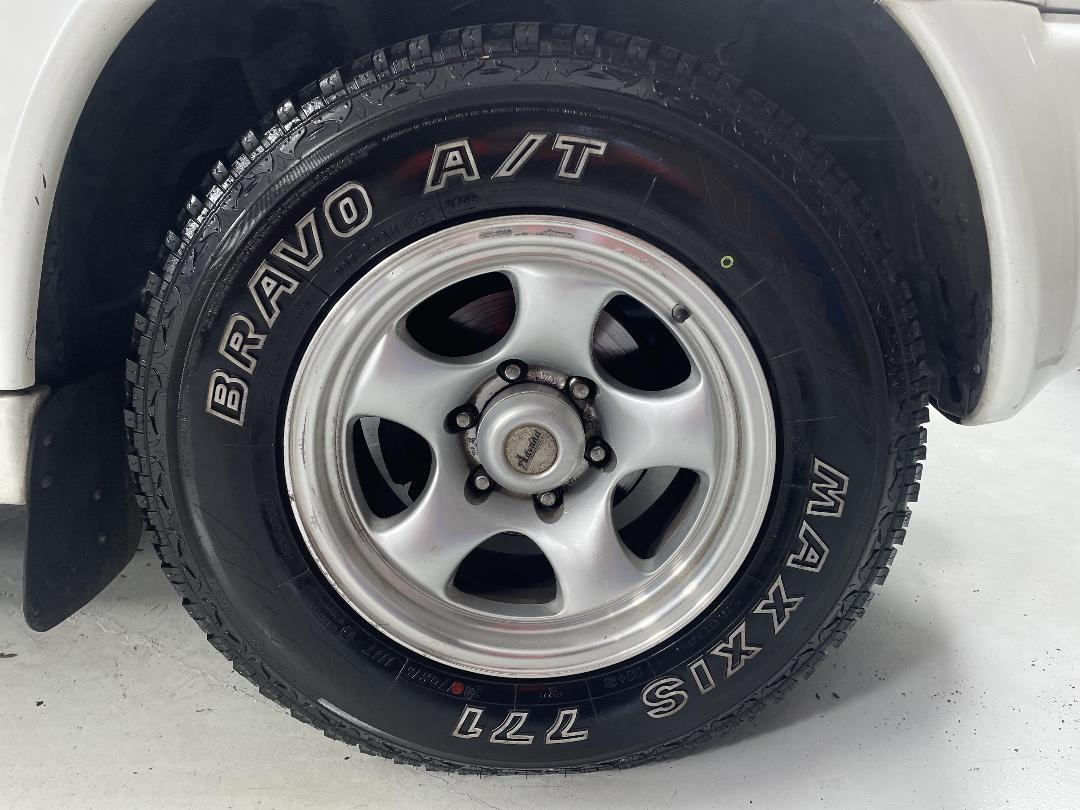 Photo '9' of Nissan Terrano Photo '9' of Nissan Terrano