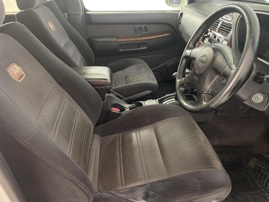 Photo '16' of Nissan Terrano Photo '16' of Nissan Terrano