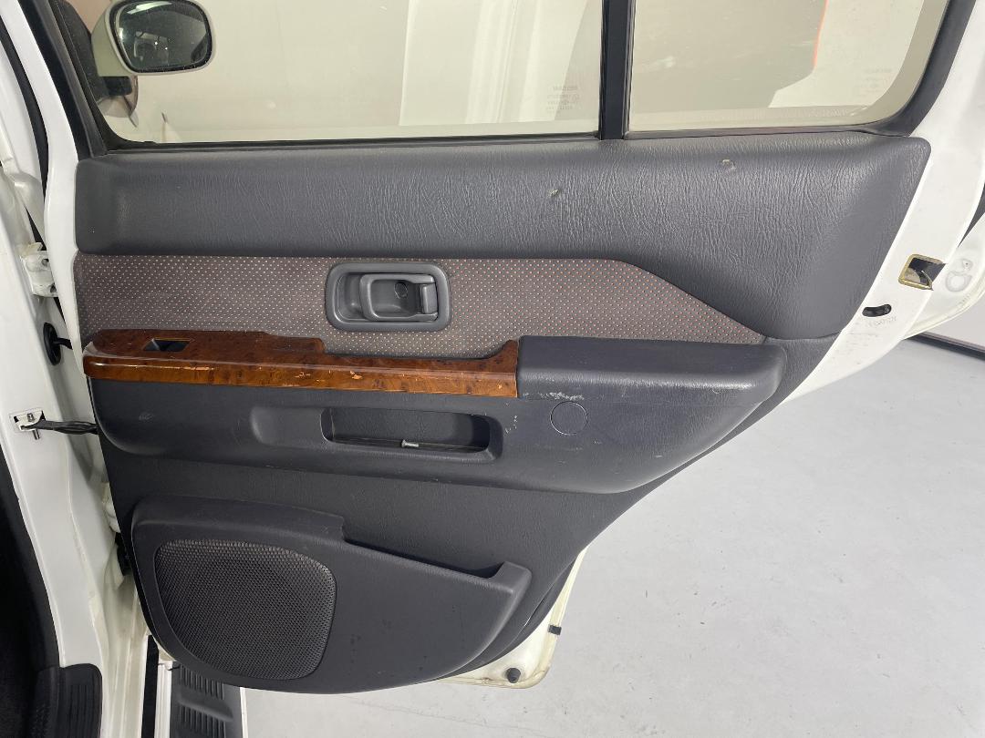 Photo '19' of Nissan Terrano Photo '19' of Nissan Terrano