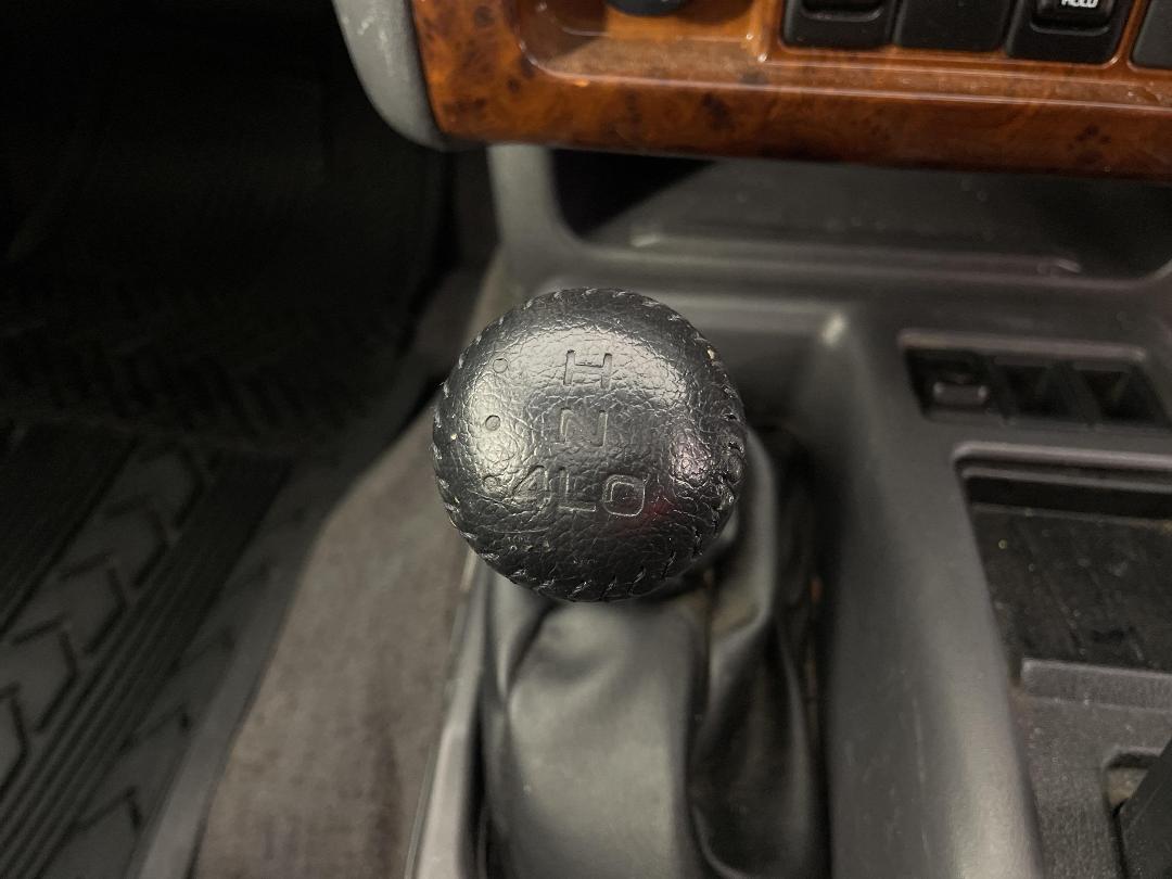 Photo '23' of Nissan Terrano Photo '23' of Nissan Terrano