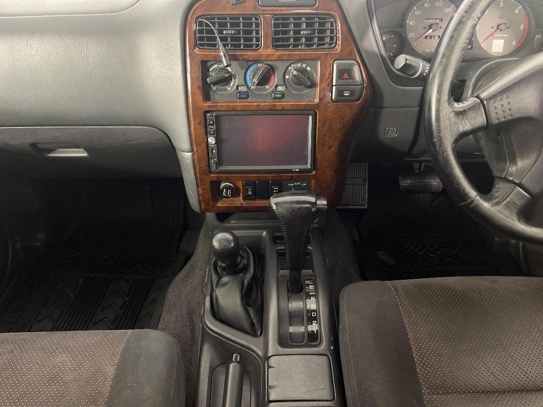 Photo '18' of Nissan Terrano Photo '18' of Nissan Terrano