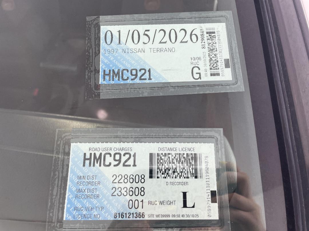 Photo '25' of Nissan Terrano Photo '25' of Nissan Terrano