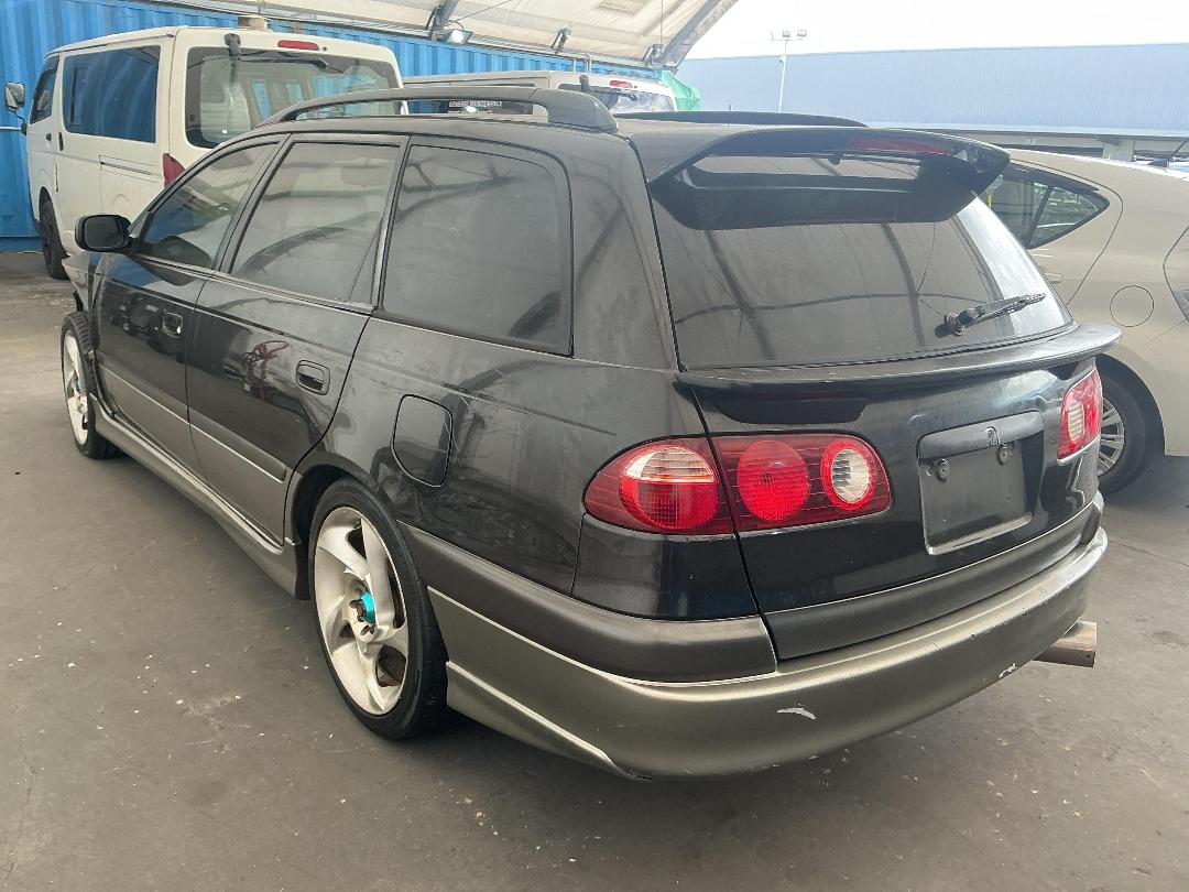 Photo '4' of Toyota Caldina