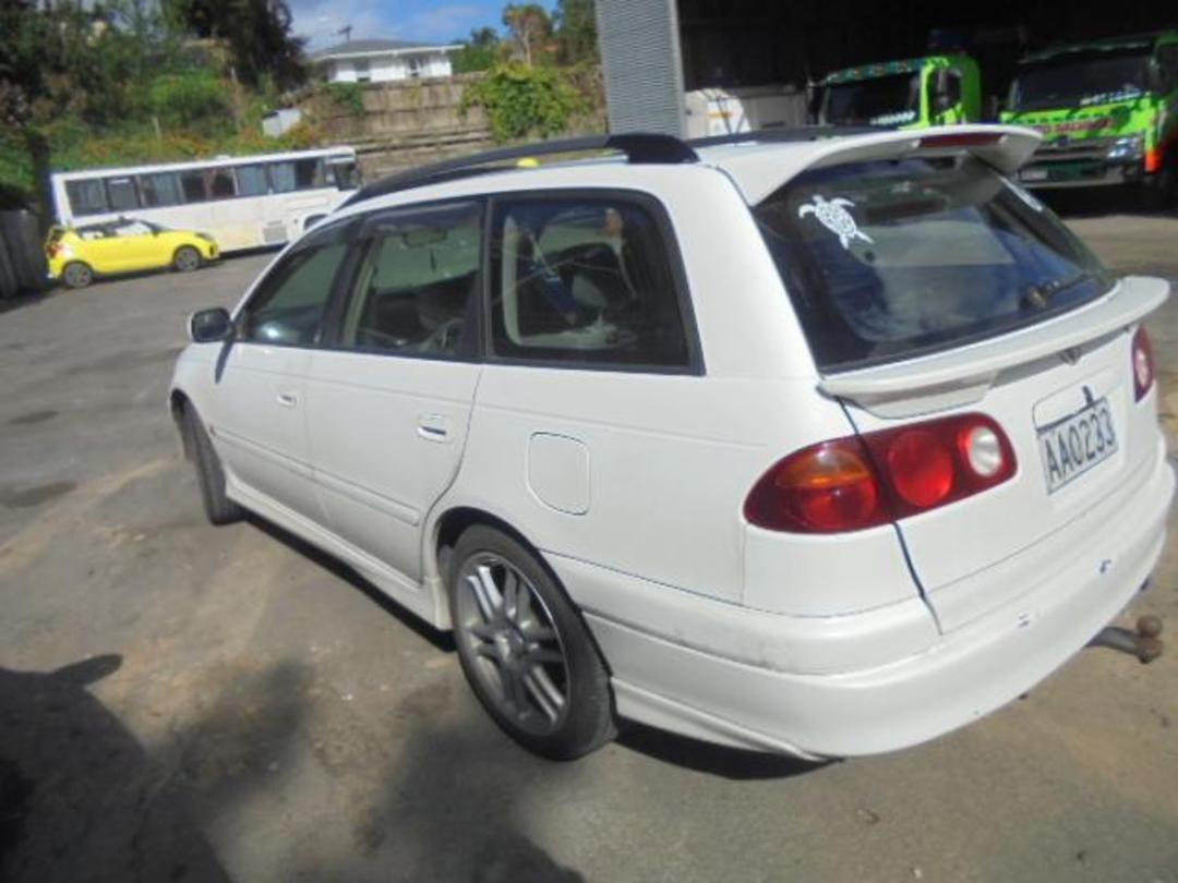 Photo '4' of Toyota Caldina Photo '4' of Toyota Caldina