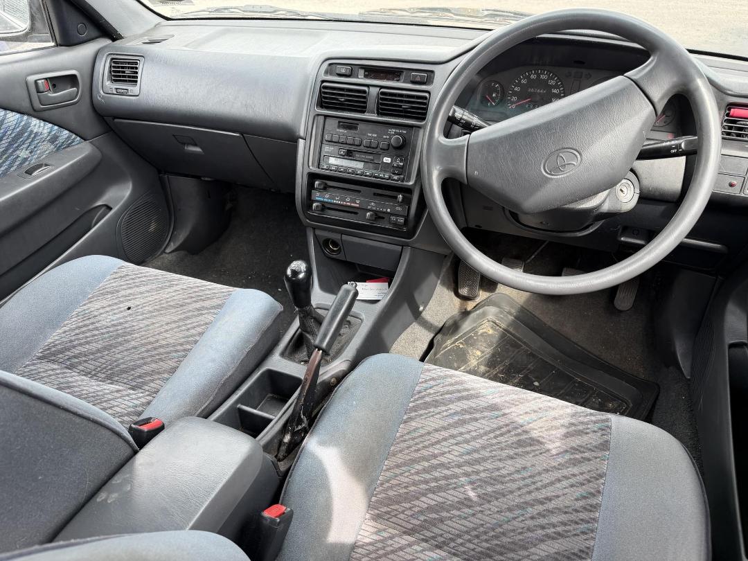 Photo '9' of Toyota Caldina UX Photo '9' of Toyota Caldina UX