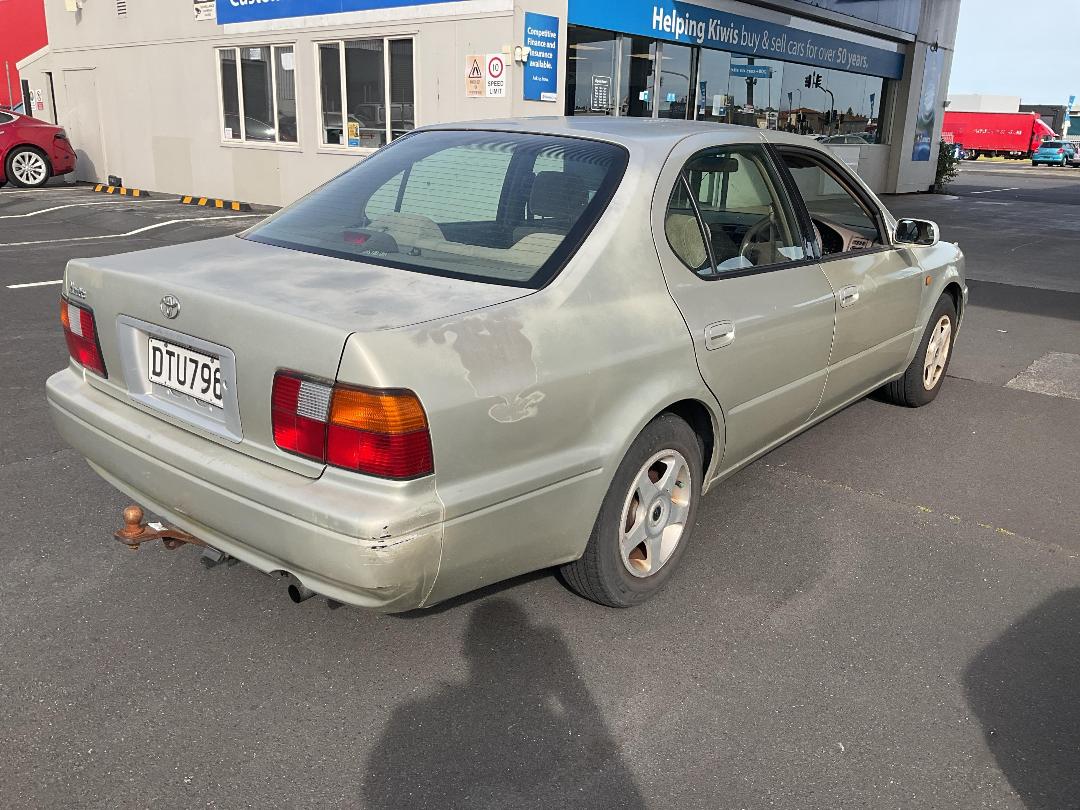 Photo '6' of Toyota Camry Lumiere