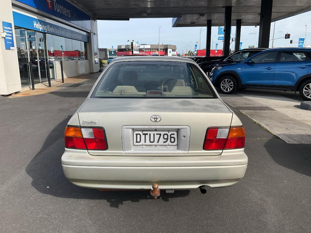 Photo '5' of Toyota Camry Lumiere