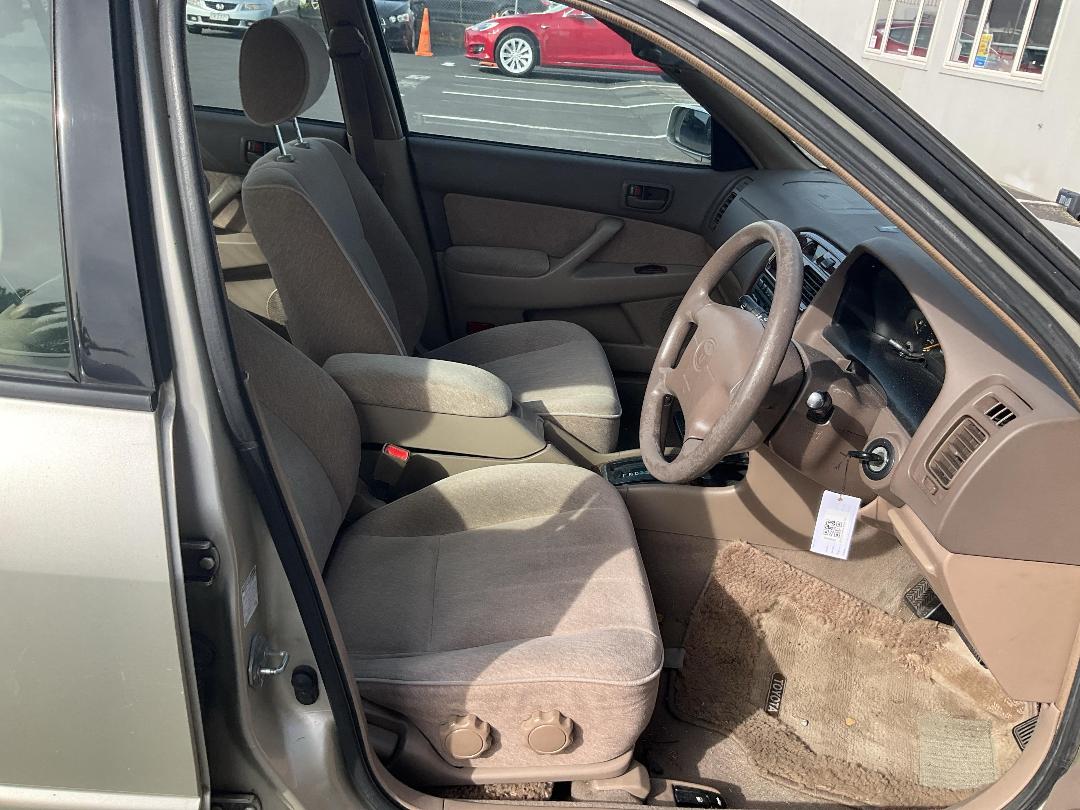 Photo '14' of Toyota Camry Lumiere