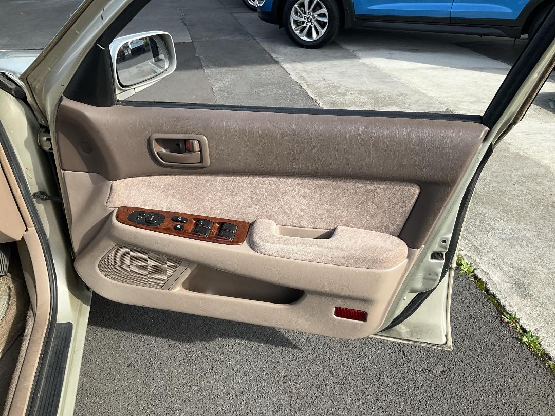 Photo '13' of Toyota Camry Lumiere