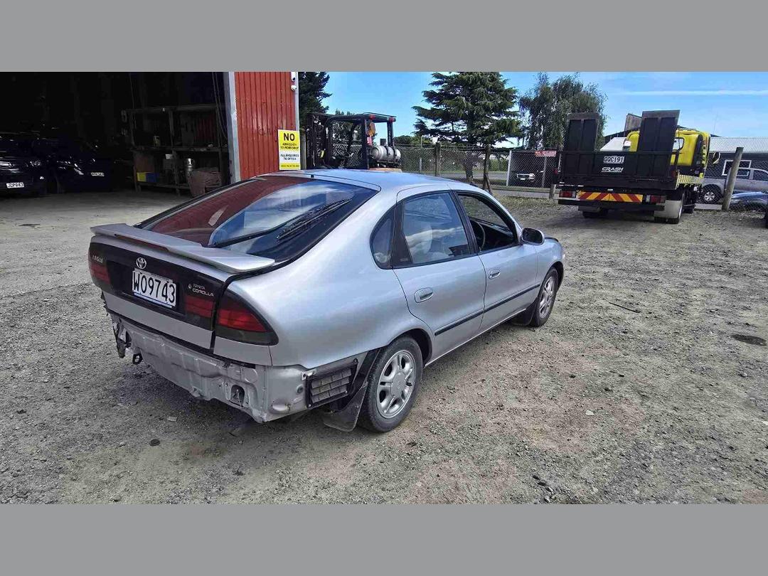 Photo '6' of Toyota Corolla GLX