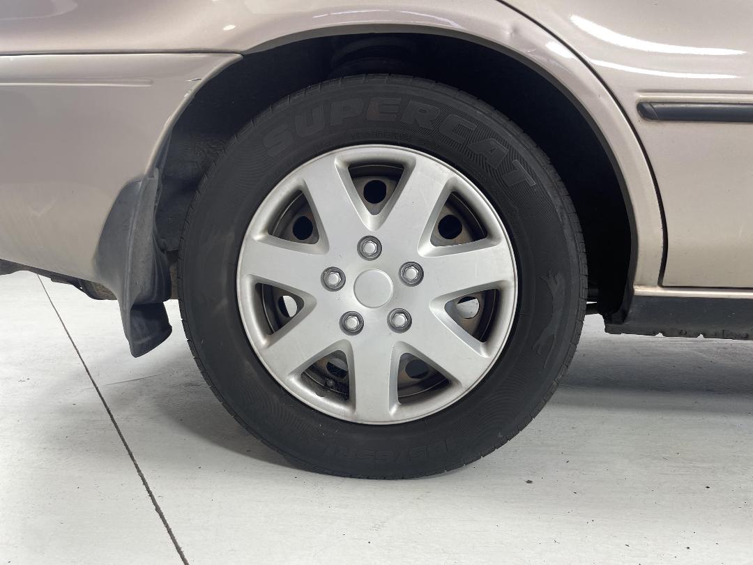 Photo '12' of Toyota Corolla