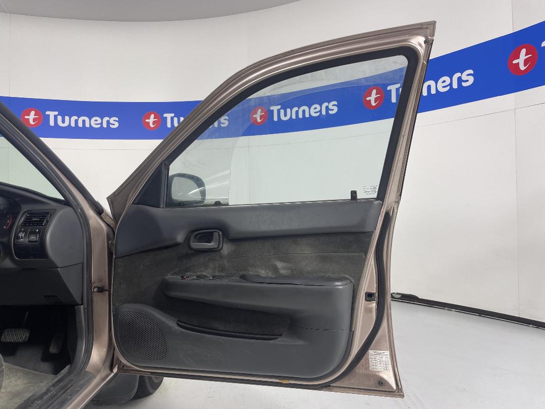 Photo '15' of Toyota Corolla