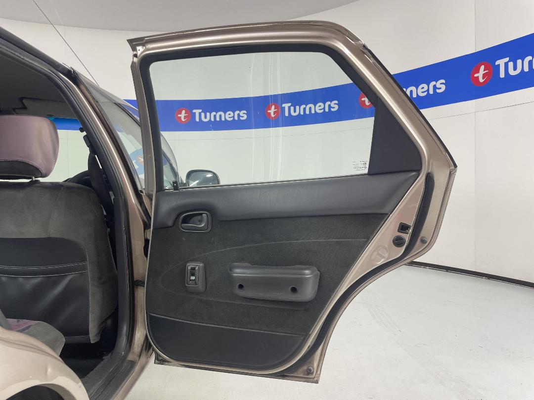 Photo '19' of Toyota Corolla