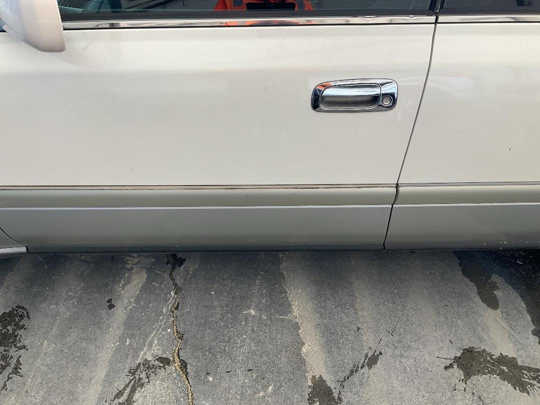 Photo '8' of Toyota Crown Royal Saloon