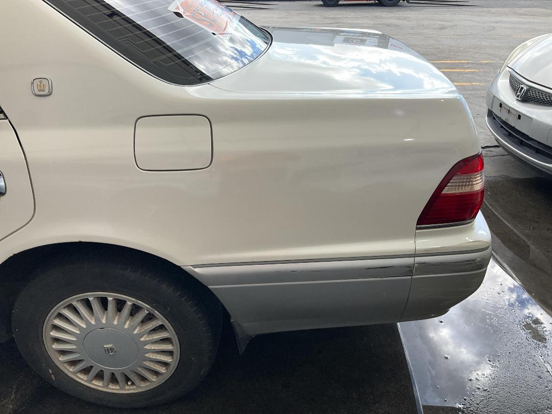 Photo '12' of Toyota Crown Royal Saloon