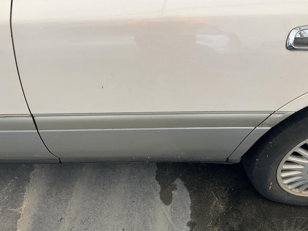 Photo '10' of Toyota Crown Royal Saloon