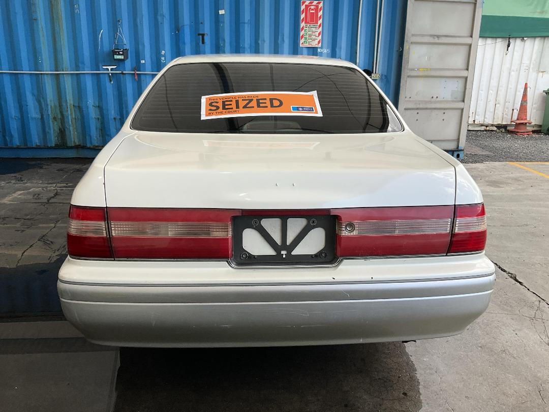 Photo '16' of Toyota Crown Royal Saloon