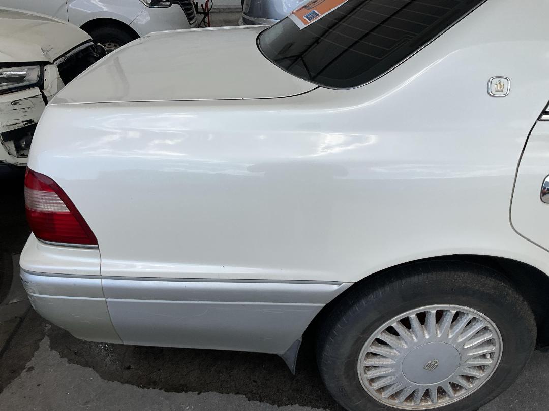 Photo '21' of Toyota Crown Royal Saloon