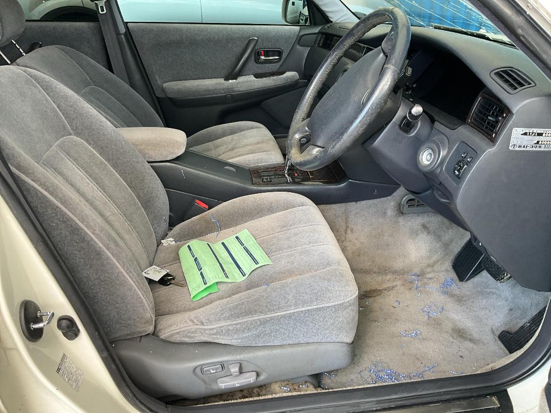 Photo '26' of Toyota Crown Royal Saloon