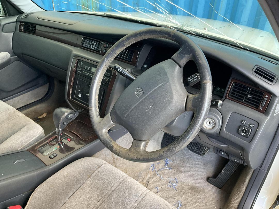 Photo '27' of Toyota Crown Royal Saloon