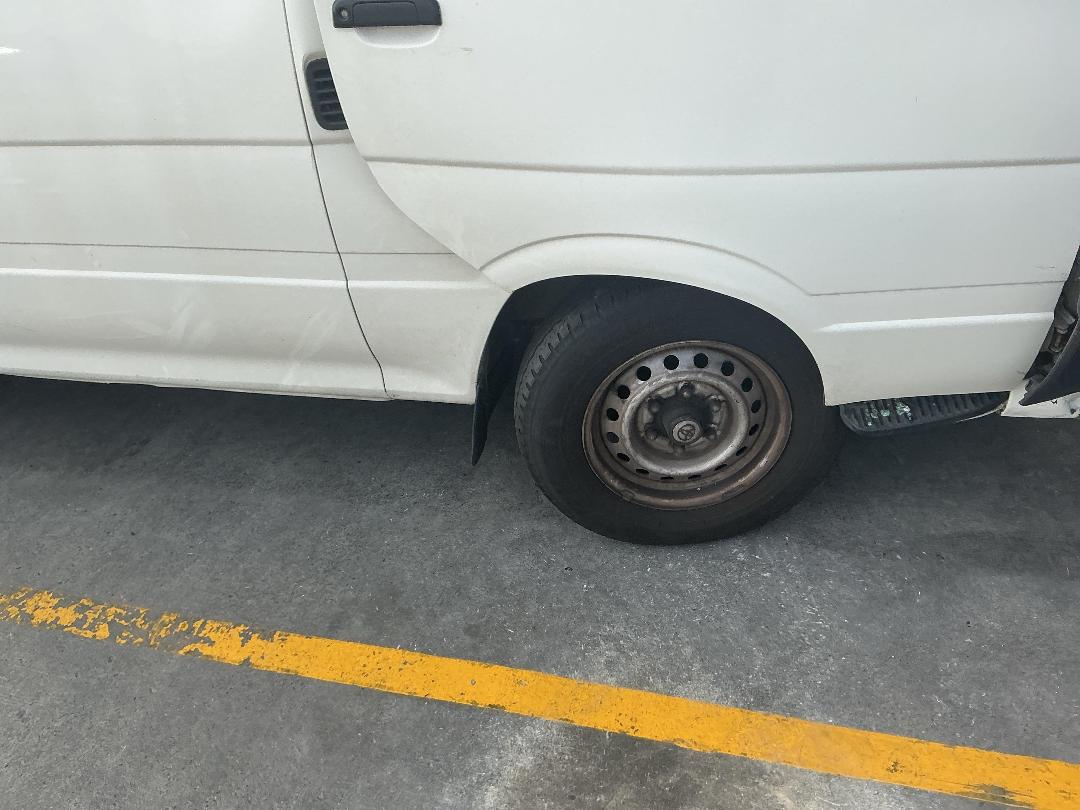 Photo '2' of Toyota Hiace Photo '2' of Toyota Hiace