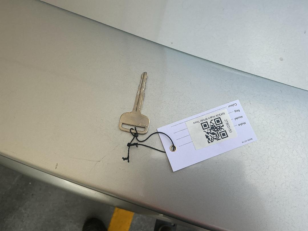 Photo '17' of Toyota Hiace Photo '17' of Toyota Hiace