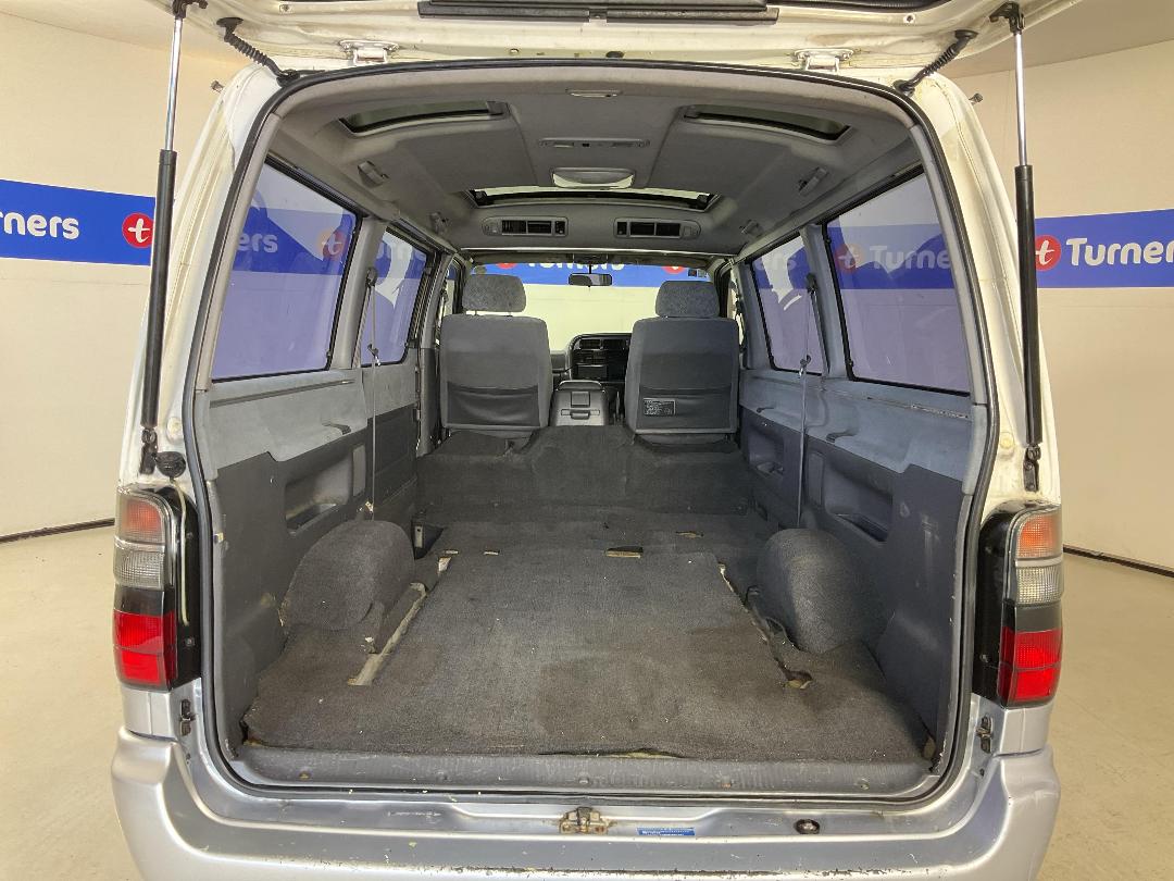 Photo '14' of Toyota Hiace Photo '14' of Toyota Hiace