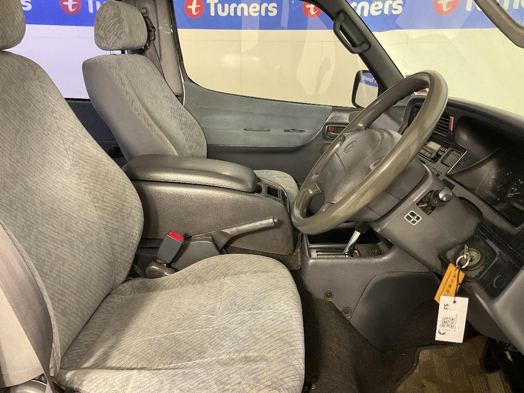 Photo '16' of Toyota Hiace Photo '16' of Toyota Hiace